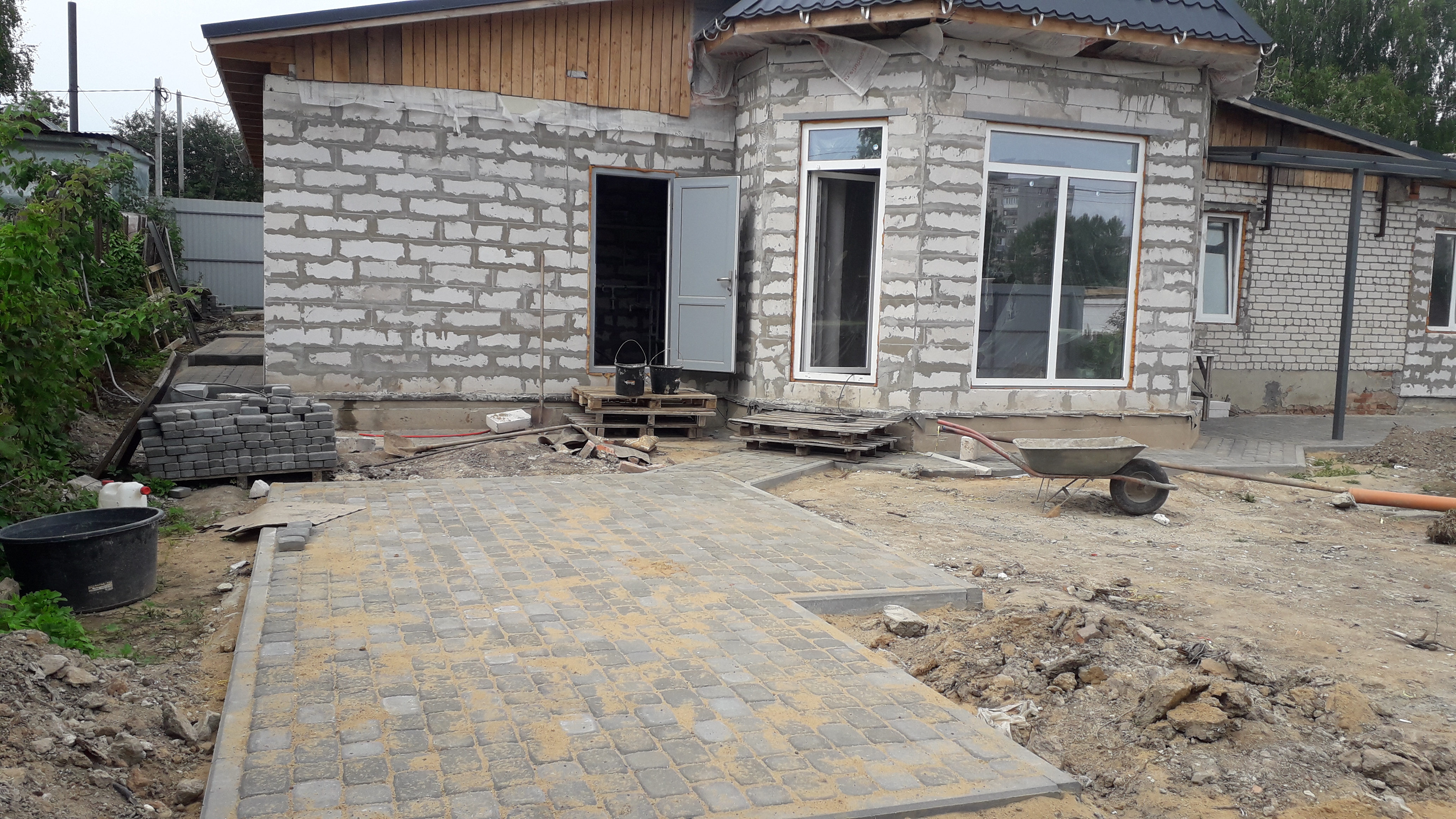 Укладка тротуарной плитки, брусчатки под ключ